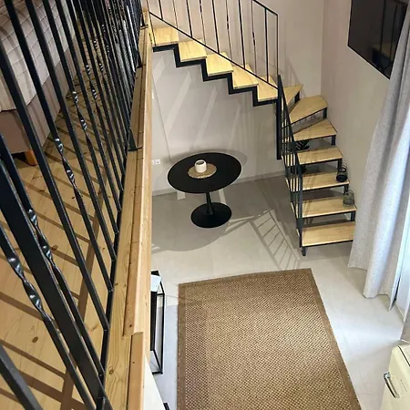 Hotel Living Yard Thissio 4*